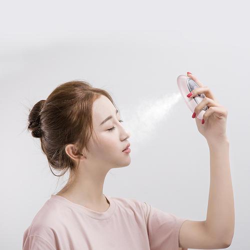 保湿补水喷雾怎么用_补水喷雾的正确使用方法
