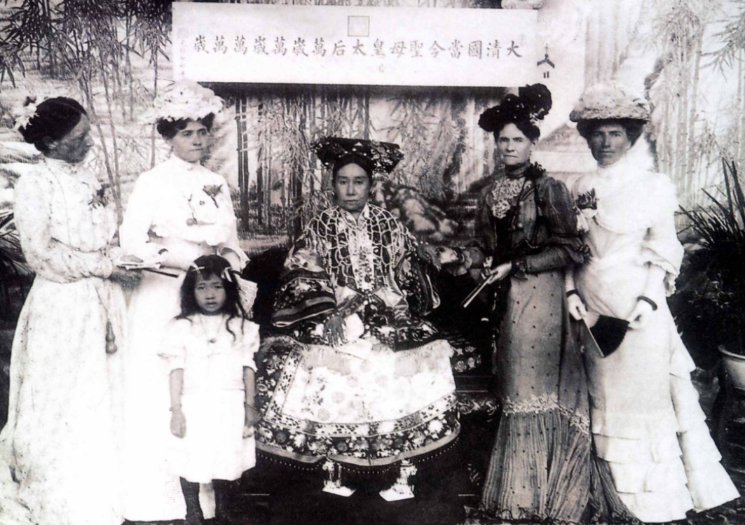 孙殿英盗东陵是什么时候_为何第一就抢走慈禧的裤子