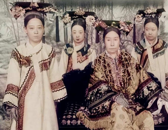 清朝四格格究竟有多美_四格格叫什么名字