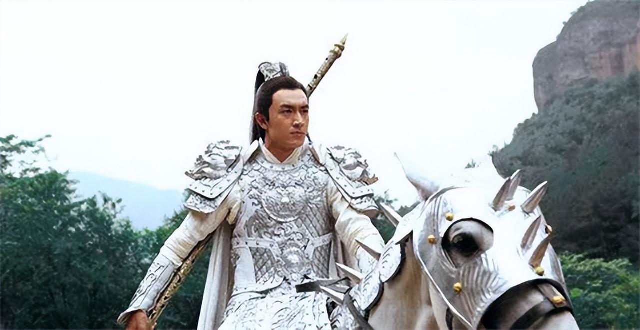 古代的枪杆用什么做的_古代长枪枪杆是铁的吗