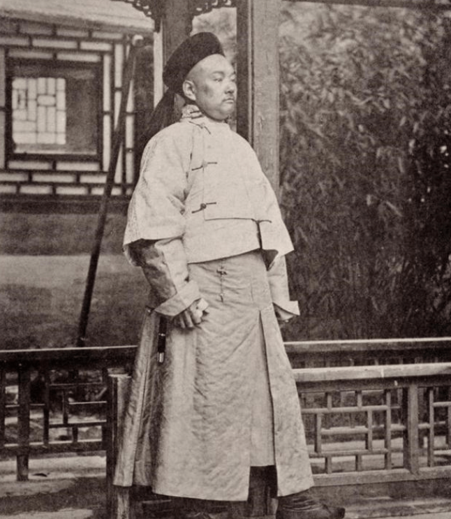 清朝大臣上朝为什么在嘴里含一片人参_你知道吗