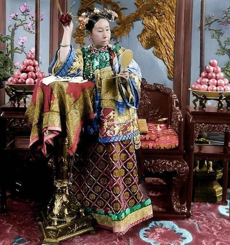 慈禧长什么样_真实的慈禧太后漂亮吗