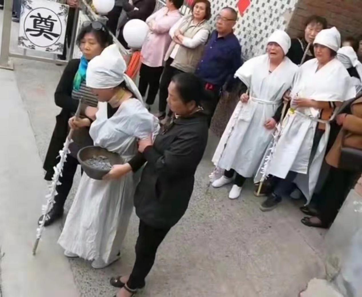 起棺为什么要摔盆_有什么讲究
