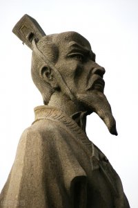 吃油条是为纪念谁，油条是纪念哪位历史名人