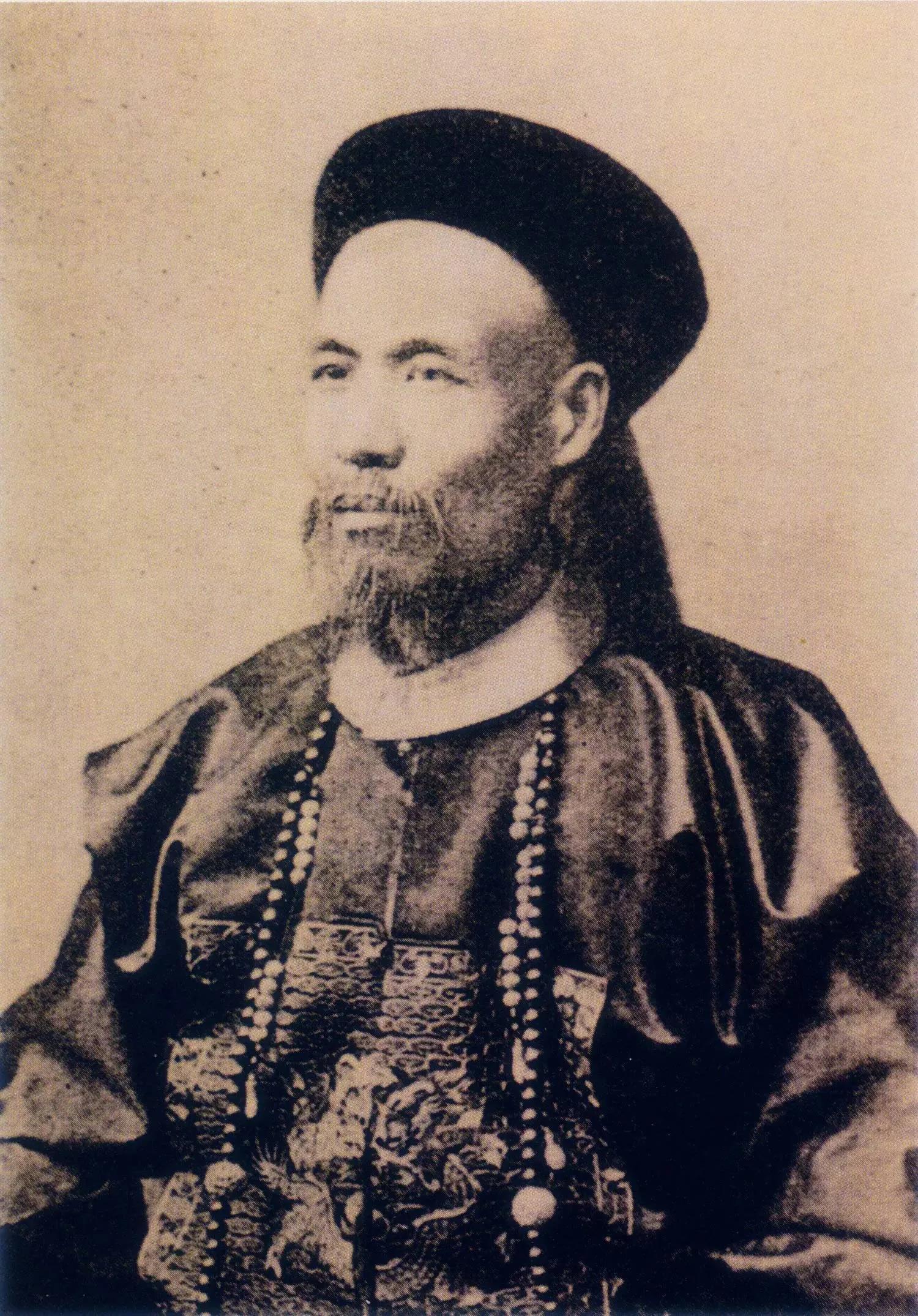 李鸿章为什么和左宗棠斗，李鸿章与左宗棠的真实关系