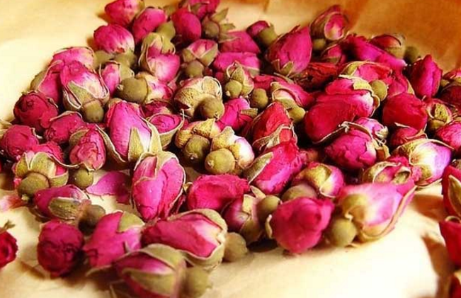 泡玫瑰花茶有哪些禁忌，玫瑰花茶禁忌人群