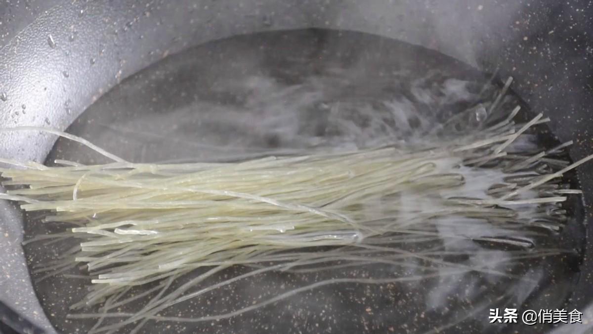 包菜炒粉条怎么做，包菜炒粉条的做法