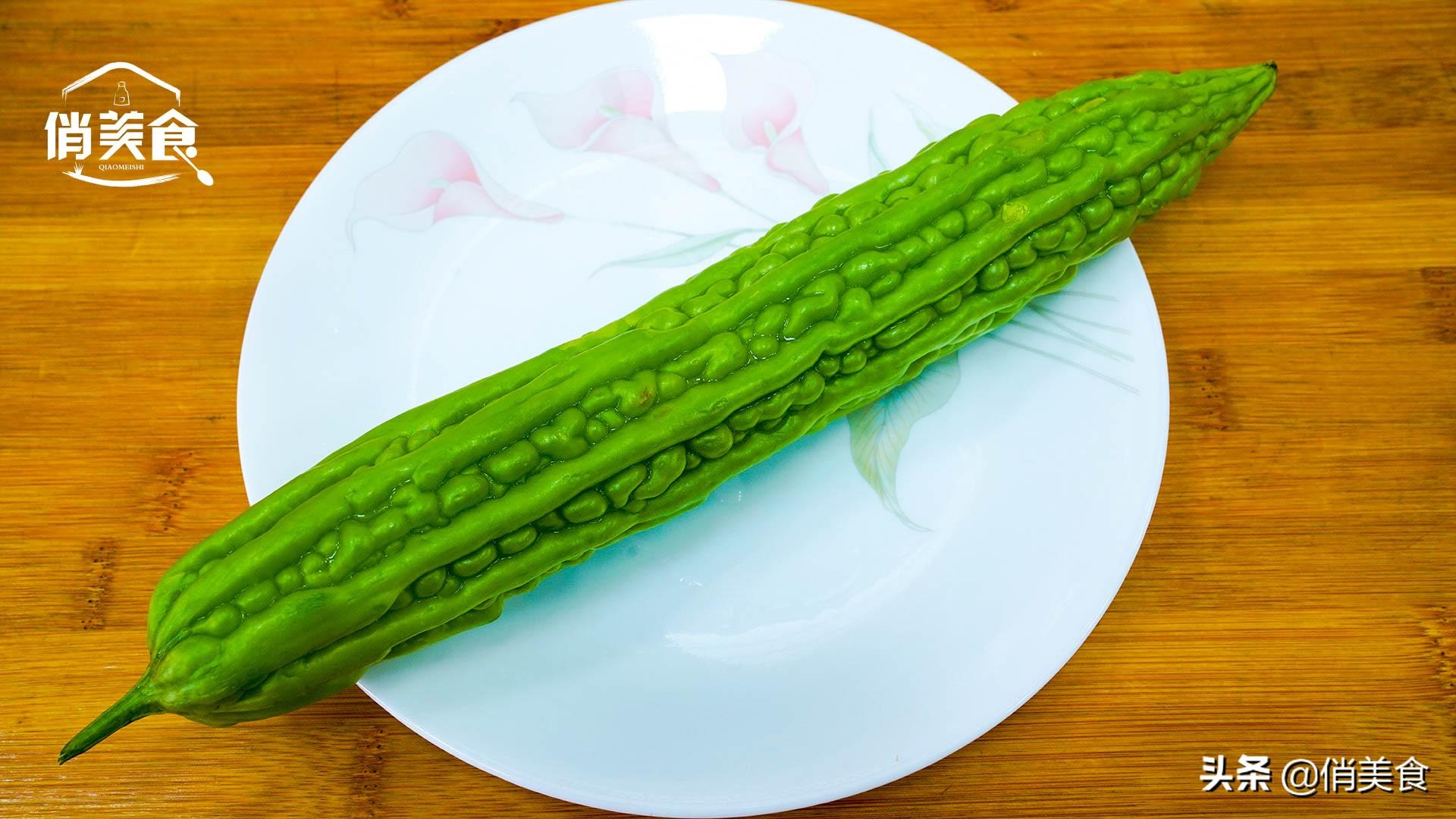 苦瓜炒鸡蛋怎么做才好吃，苦瓜炒鸡蛋的做法教程