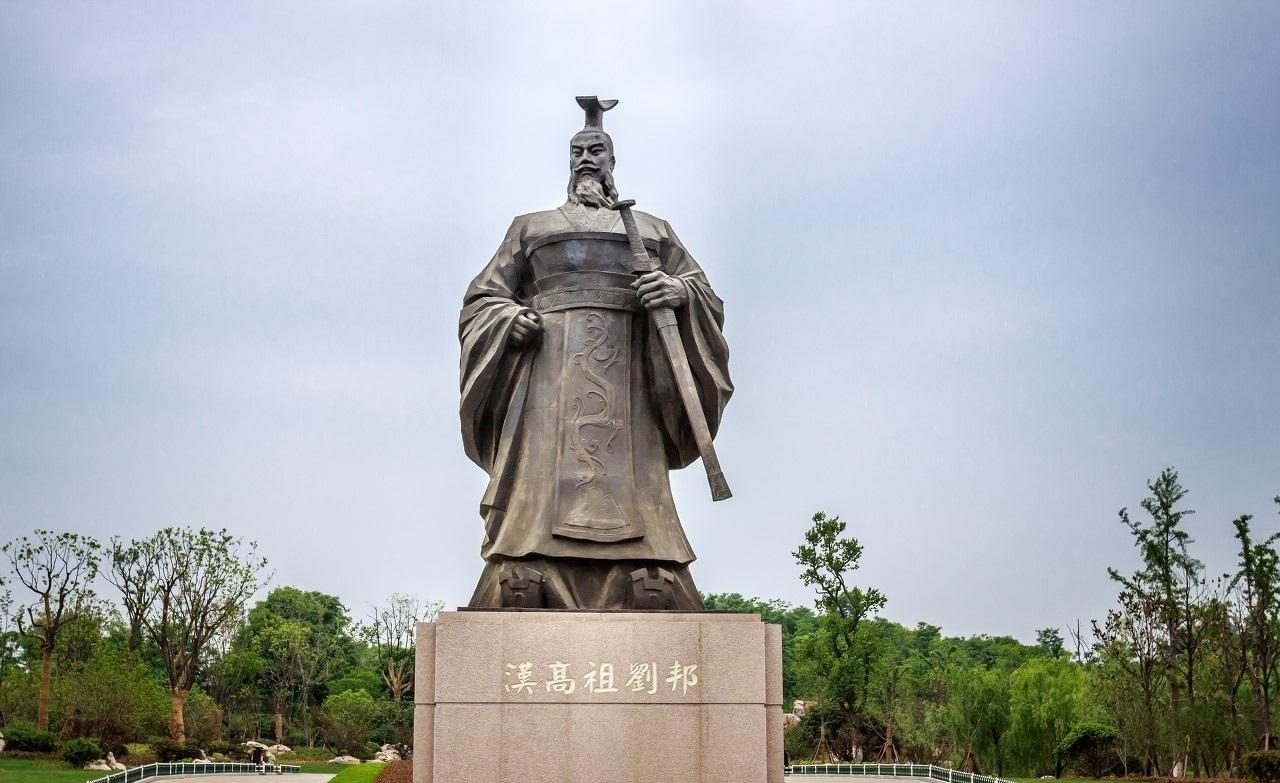 鸿门宴项羽为什么放走刘邦，刘邦鸿门宴后怎么发展的