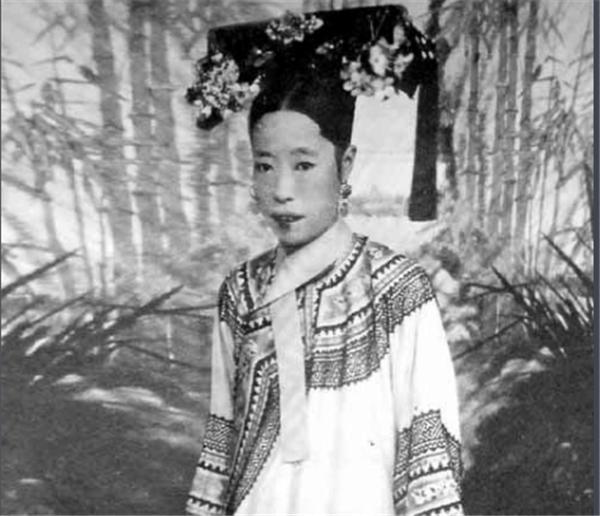 为什么清朝的妃子都很丑，古代的妃子真的很丑吗