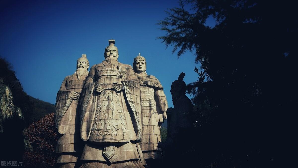 刘备和曹操有什么不同，刘备和曹操的差距有多大