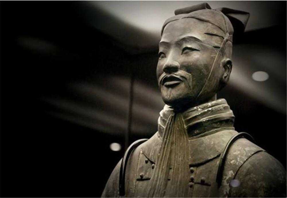 兵马俑是用真人烧制的吗，兵马俑陪葬了多少活人