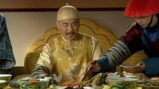 皇帝每天吃饭有多少，皇帝吃饭多少个菜