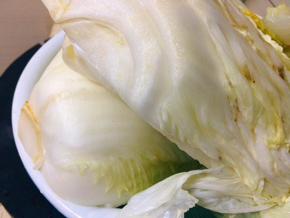腌酸菜用冷水还是开水，自制酸菜最简单方法