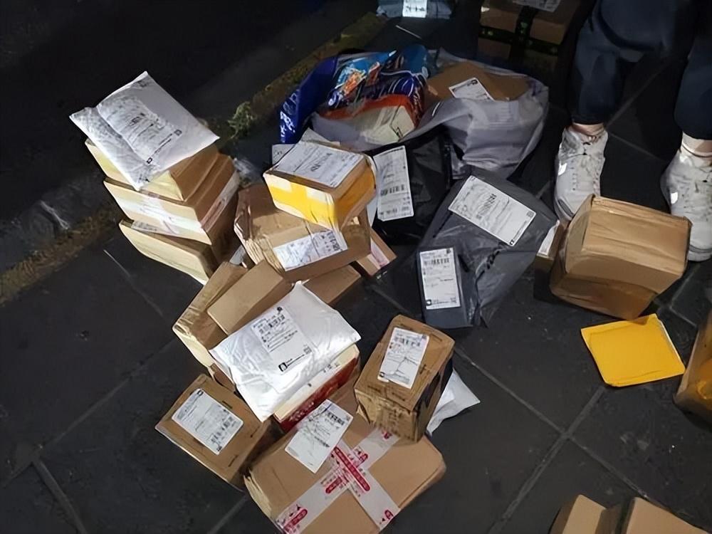 快递泡水了可以理赔吗，快递泡水了损失怎样赔