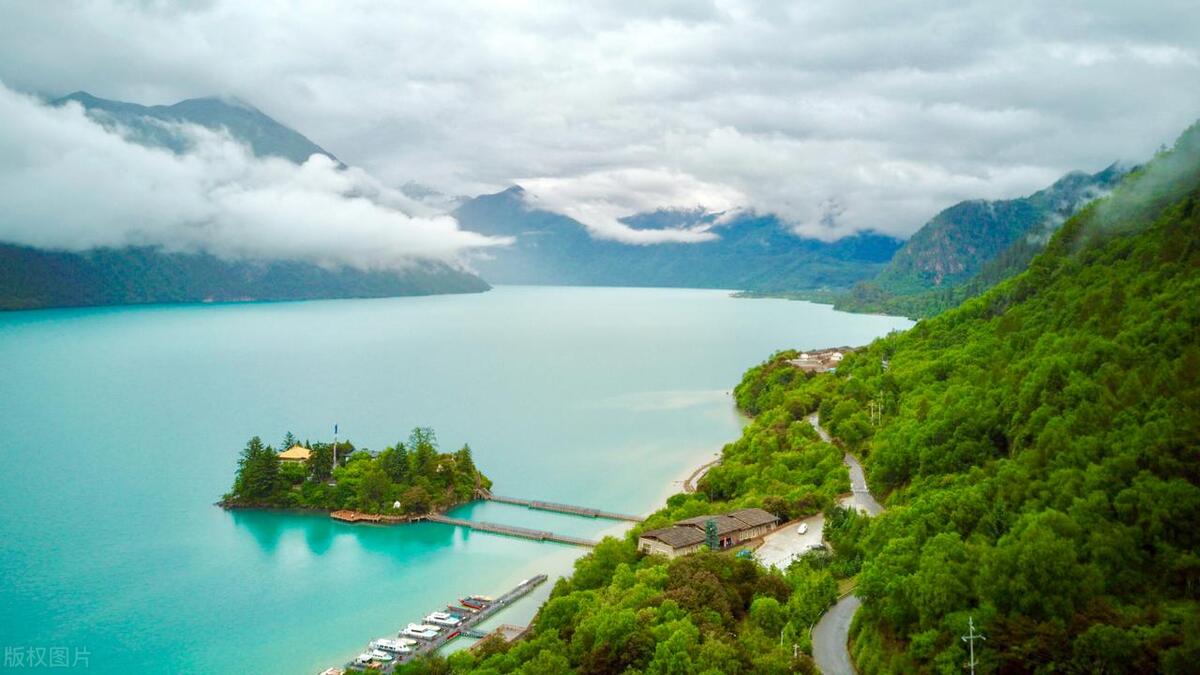 西藏旅游哪里值得去，西藏旅游最值得去的景点推荐