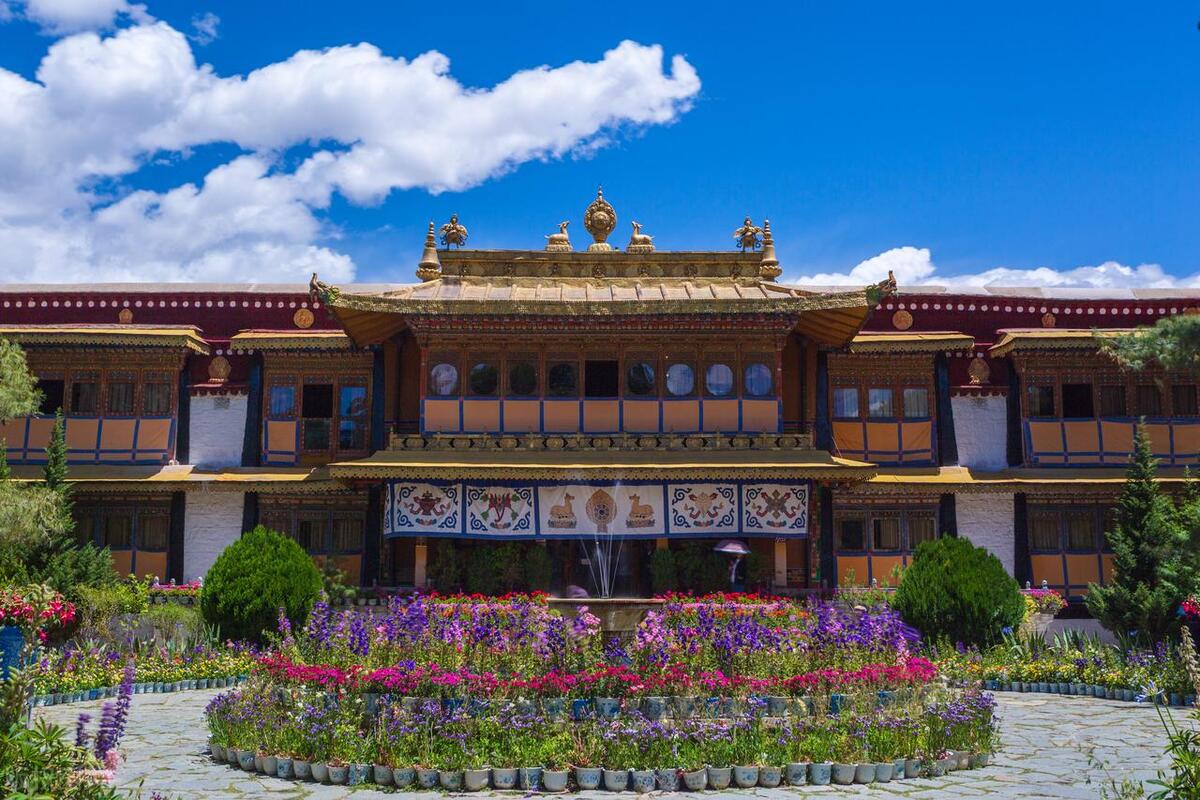 西藏旅游哪里值得去，西藏旅游最值得去的景点推荐