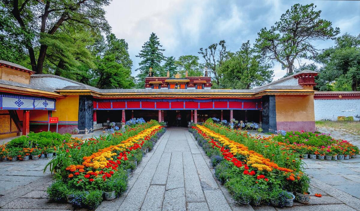 西藏旅游哪里值得去，西藏旅游最值得去的景点推荐