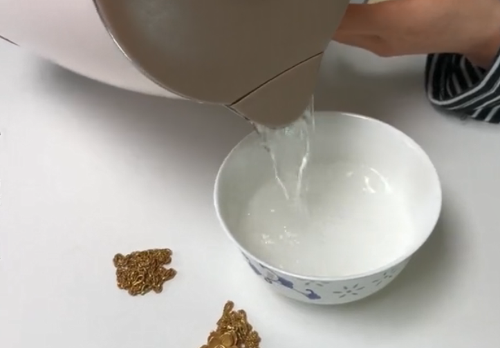黄金戴久了没有光泽怎么办，使黄金变亮的小妙招