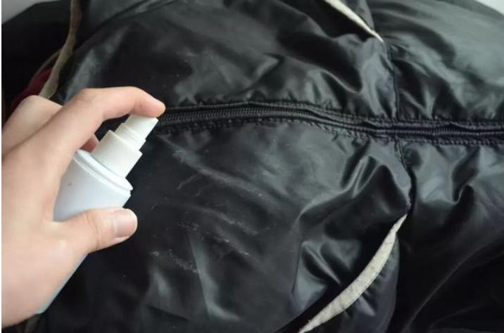 羽绒服怎么清洗，自己在家洗羽绒服的方法