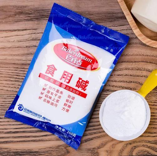 小苏打和食用碱是一样的东西吗，小苏打和食用碱的区别
