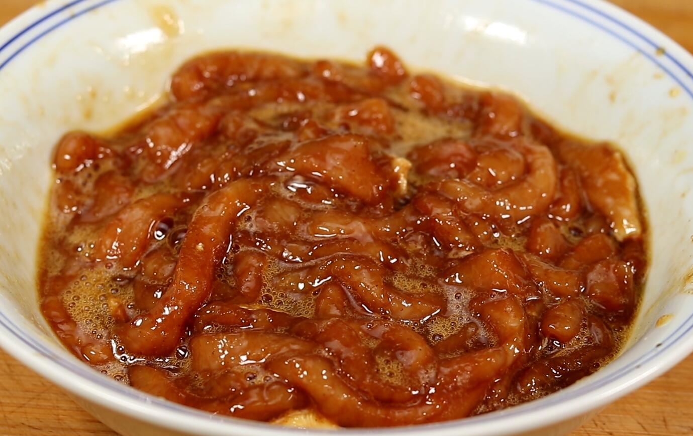芹菜炒肉怎么做，芹菜炒肉的做法