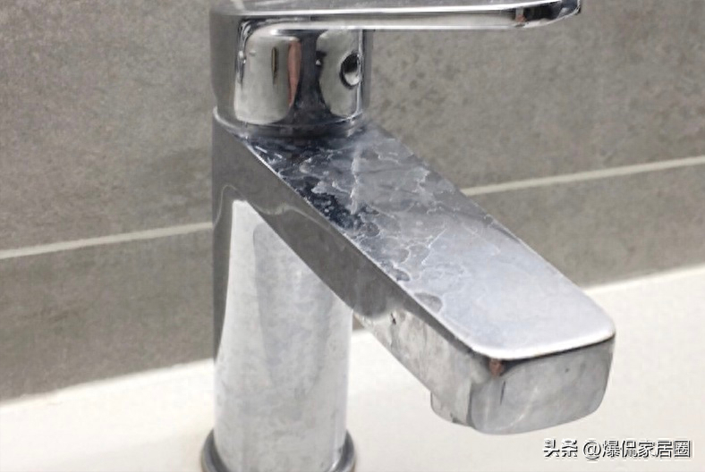 水龙头水渍是什么原因，水龙头水渍怎么处理