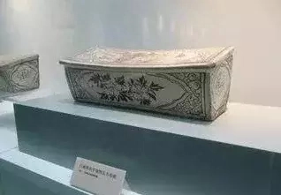 为什么古人睡硬枕头，硬枕头对颈椎有好处吗