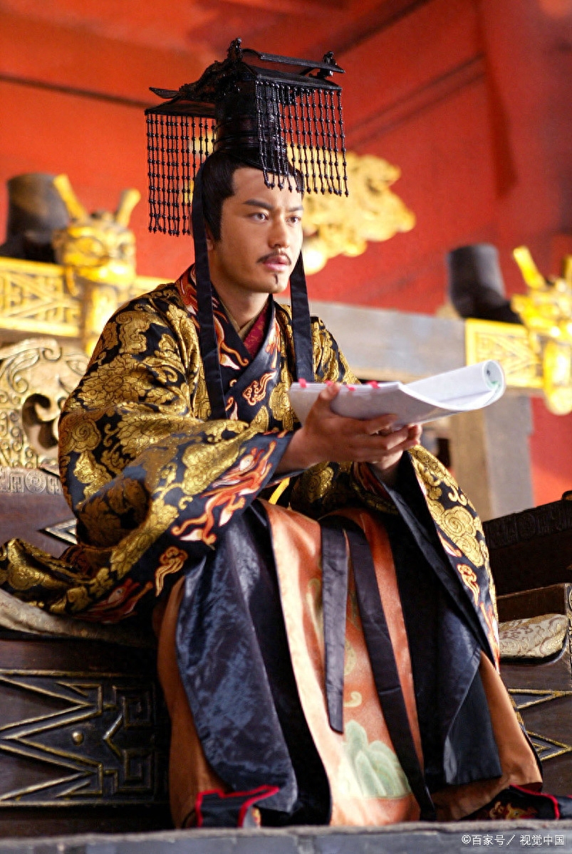 为什么以前人要听皇上的，古代人为什么听命皇上不反抗