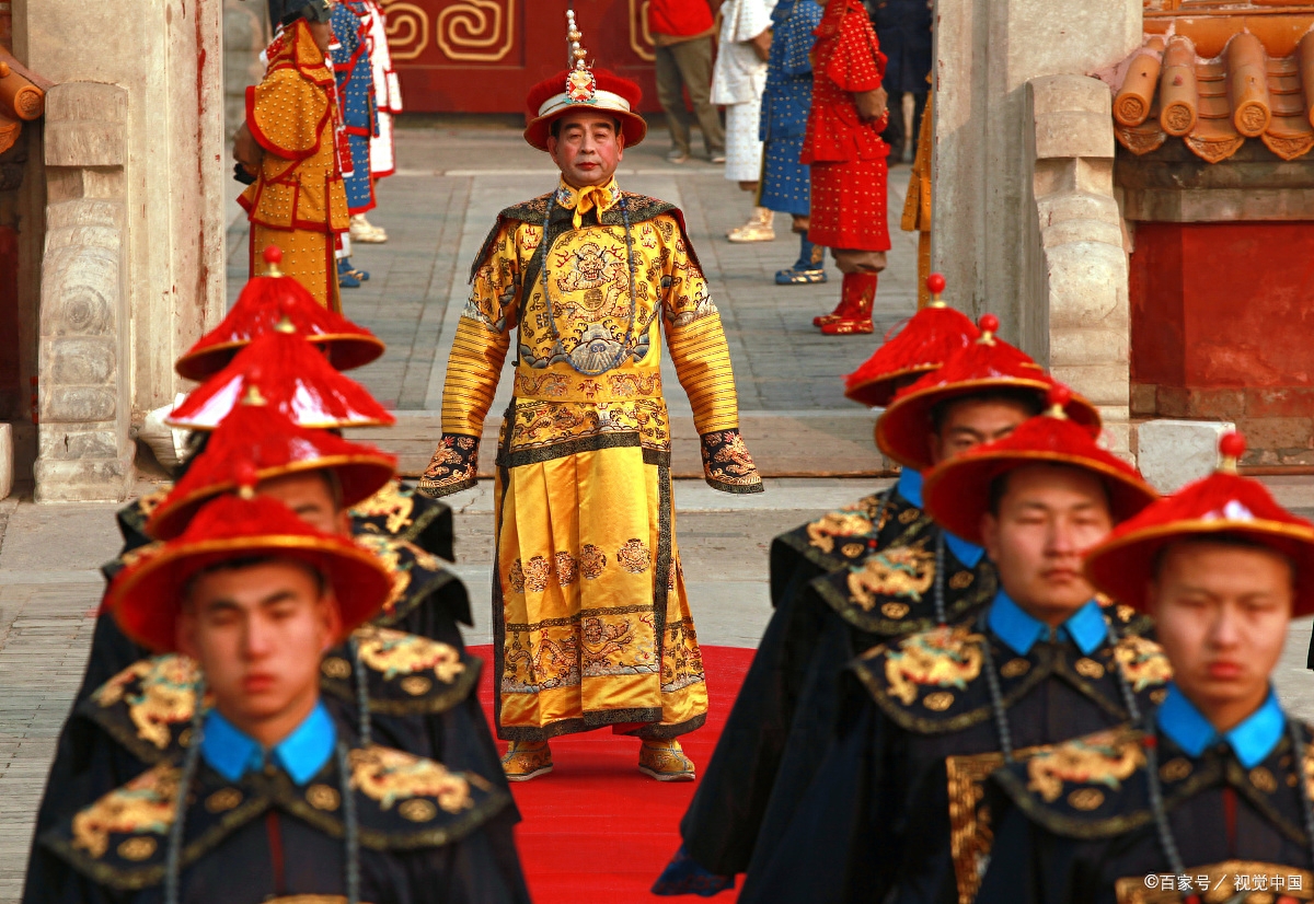 为什么以前人要听皇上的，古代人为什么听命皇上不反抗