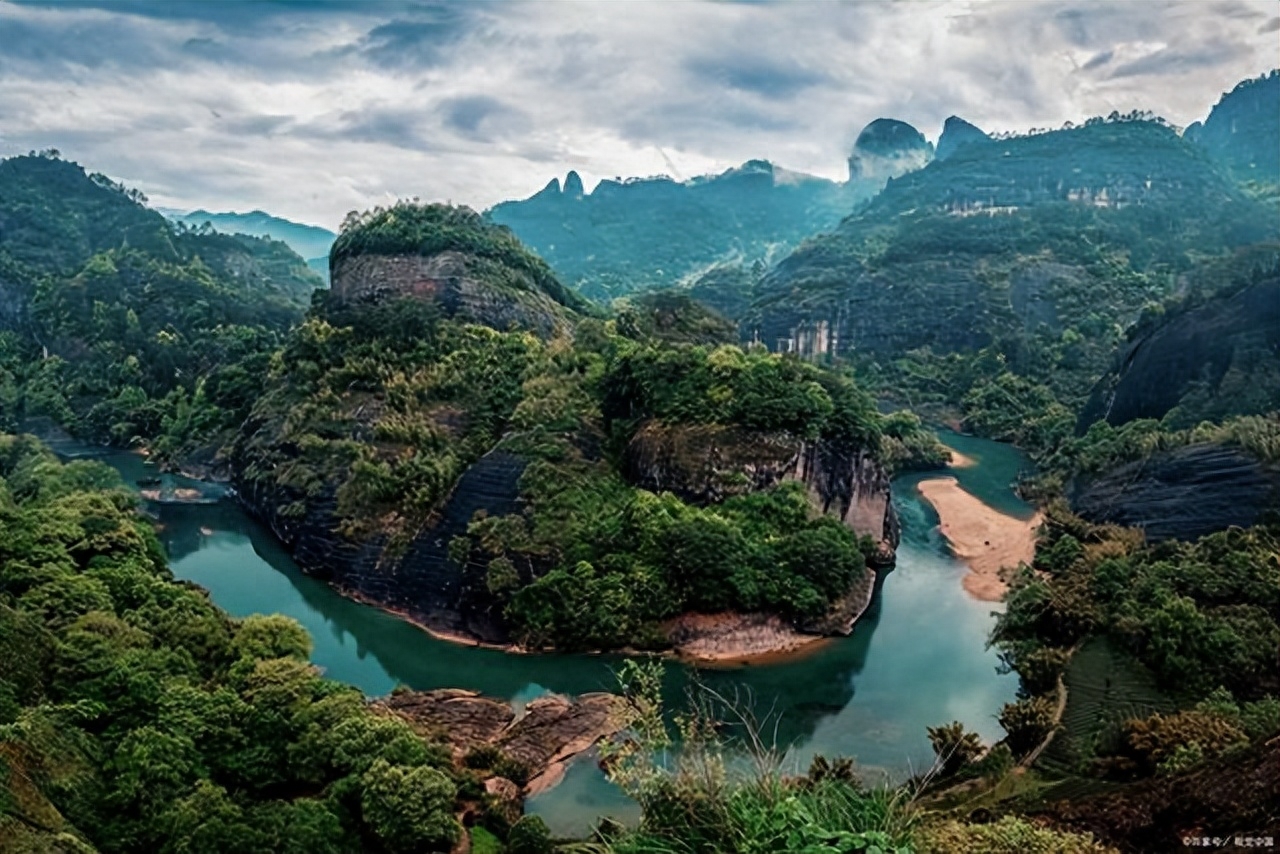 福建属于哪个省份哪个市，有哪些旅游景点