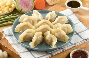 速冻饺子化了一天还能吃吗，速冻饺子化了能放多久
