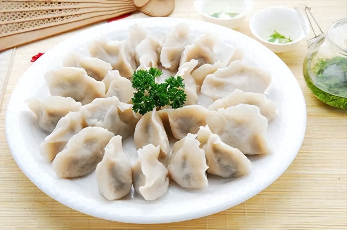 速冻饺子化了一天还能吃吗，速冻饺子化了能放多久