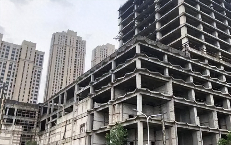 停工多久算烂尾楼，烂尾的房子怎么处理