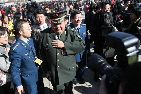 毛新宇是个怎样的人，毛新宇个人简介