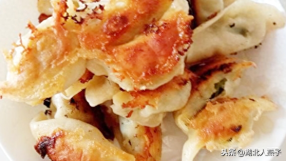 冰冻饺怎么做锅贴，冰冻饺子怎么煎锅贴