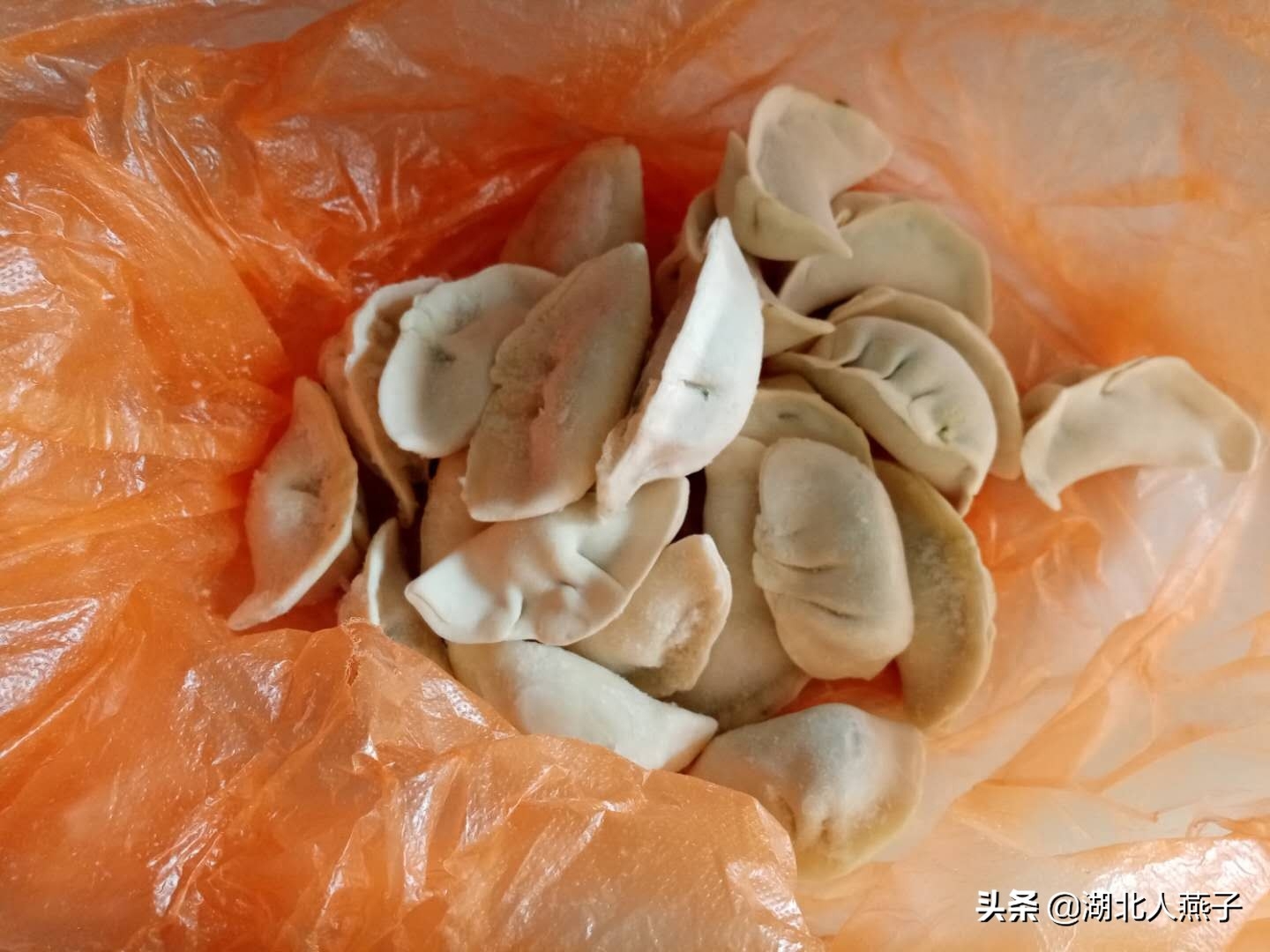 冰冻饺怎么做锅贴，冰冻饺子怎么煎锅贴