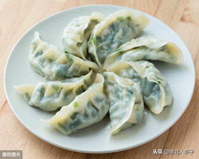 冰冻饺怎么做锅贴，冰冻饺子怎么煎锅贴