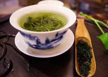 绿茶多少度水泡茶好，绿茶的冲泡方法和水温