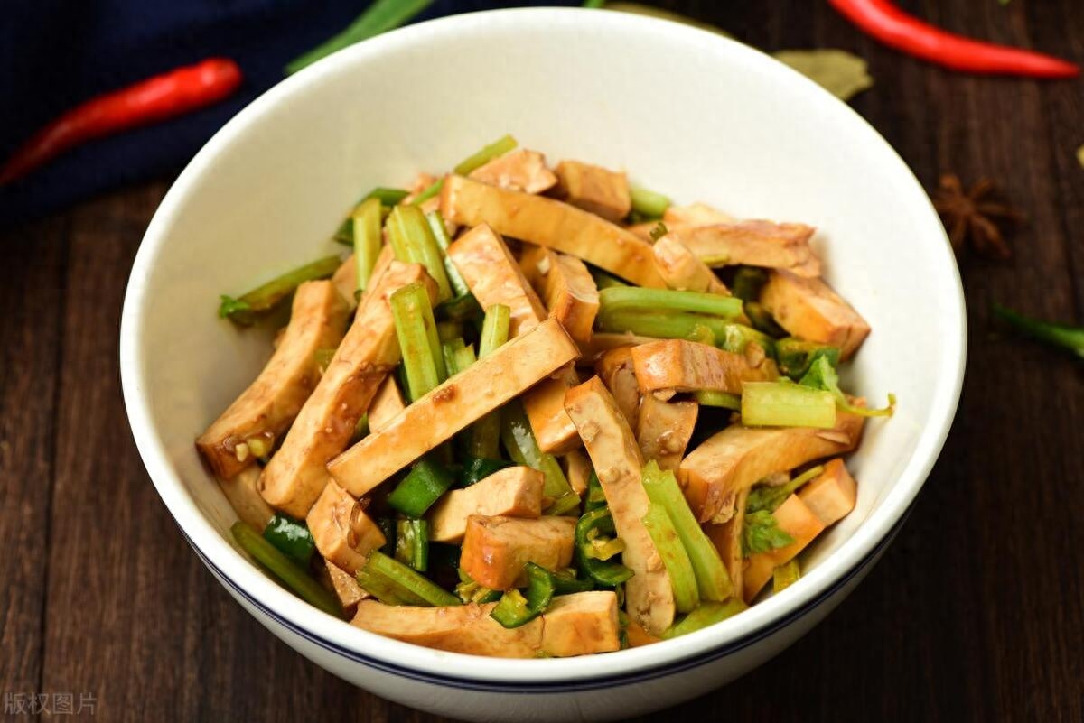 芹菜炒香干怎么做好吃，芹菜炒香干怎么做好吃