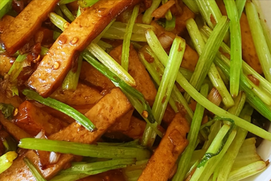 芹菜炒香干怎么做好吃，芹菜炒香干怎么做好吃