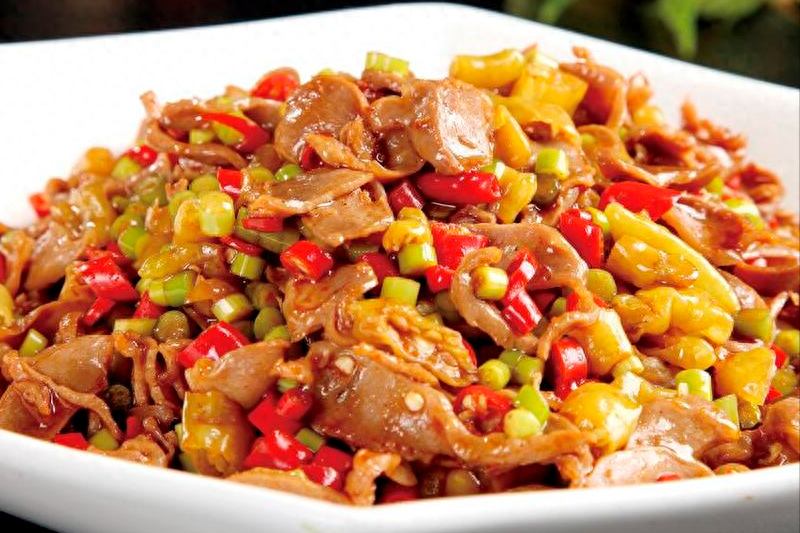 酸辣鸡杂怎么炒好吃，酸辣鸡杂的制作方法和配料