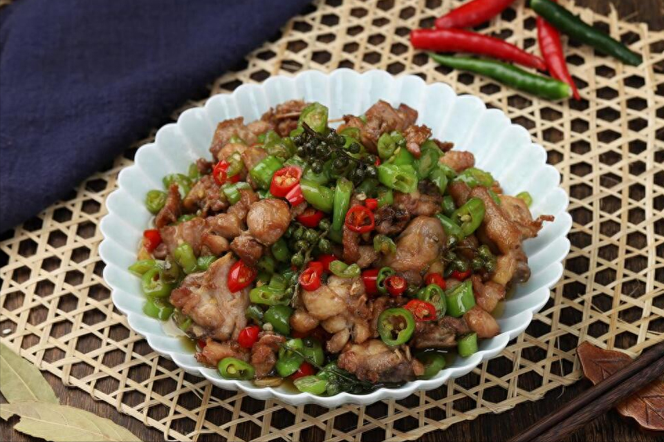 藤椒鸡怎么做好吃，四川藤椒鸡的正宗做法