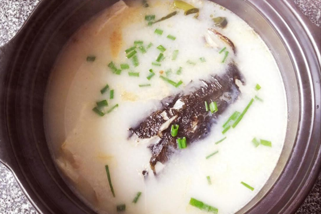 鱼头豆腐汤怎么做又浓又白，正宗鱼头炖豆腐