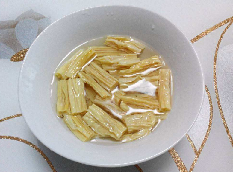 腐竹咋做最好吃，腐竹好吃的家常做法