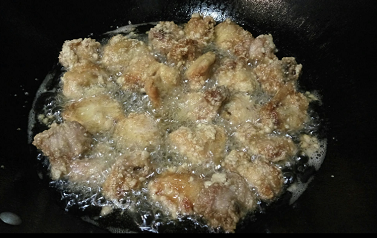 椒盐排骨怎样做好吃，正宗椒盐排骨的做法
