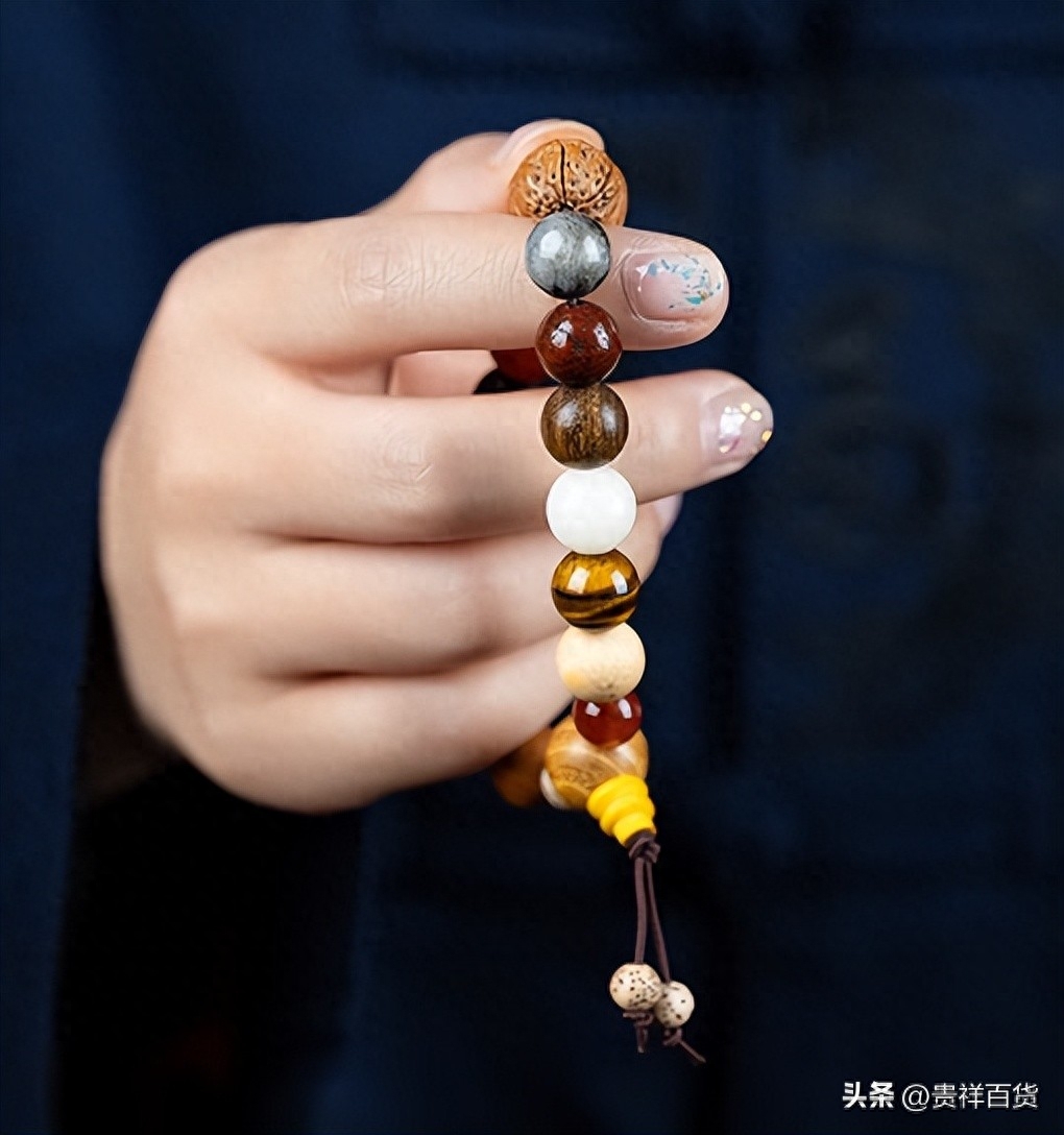 十八籽手串分男女款吗，十八籽手串男生戴哪只手