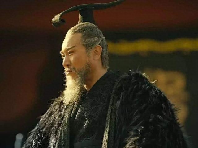 曹操为什么老喜欢抢别人老婆，什么原因