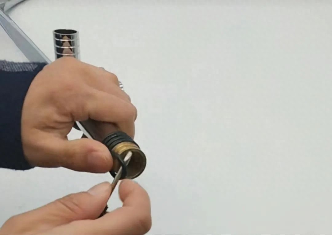 水龙头关了还在滴水怎么办，如何解决