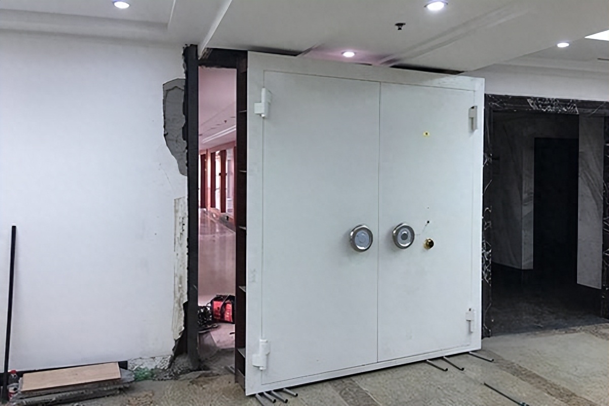 为什么现在没人敢抢银行，抢劫银行有人成功过吗